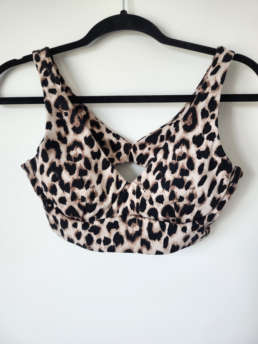 Victoria's Secret Leopard Print Sports Bra - Picture 2 of 8